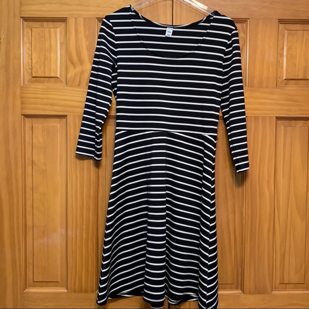Old Navy Black and White Striped Dress